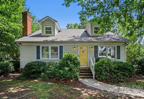 2710 Eva Drive pending home in Westover, Concord, NC