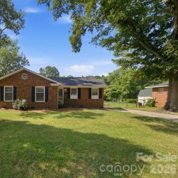 1401 Grovewood Drive