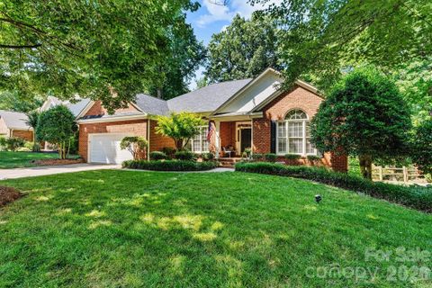 17441 Cambridge Grove Drive pending home in Cambridge Grove, Huntersville, NC