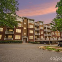 1000 E Woodlawn Road