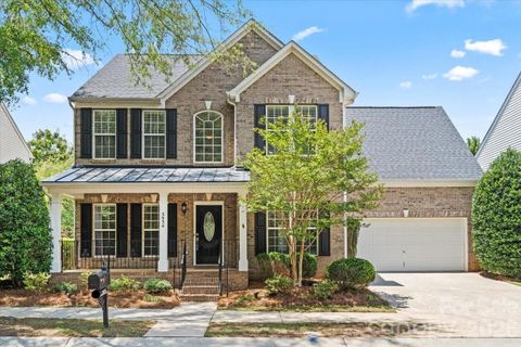 3934 Conner Glenn Drive pending home in Gilead Ridge, Huntersville, NC