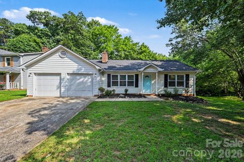 6804 Streamside Drive pending home in Creekside, Charlotte, NC