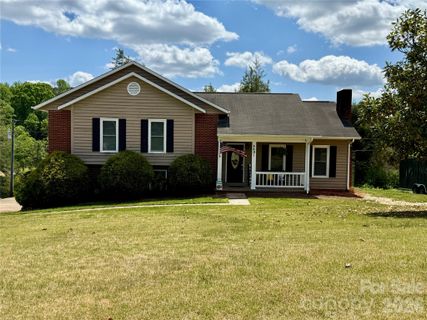 4491 Magnolia Lane pending home in Virginia Acres, Hudson, NC
