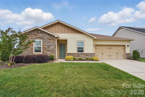 5247 Looking Glass Trail active home in Trilogy Lake Norman, Denver, NC