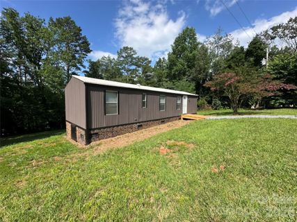 285 Cold Springs Road pending home in Land Of Lakes, Mill Spring, NC