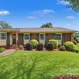 3330 Woodleaf Road