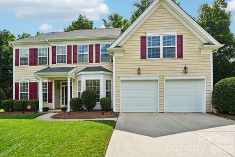 7809 Pinecroft Court active home in Heatherstone, Harrisburg, NC
