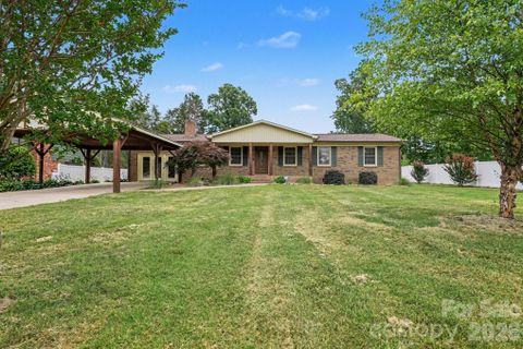 1138 Graham Street active home in Woodland Oaks, Claremont, NC