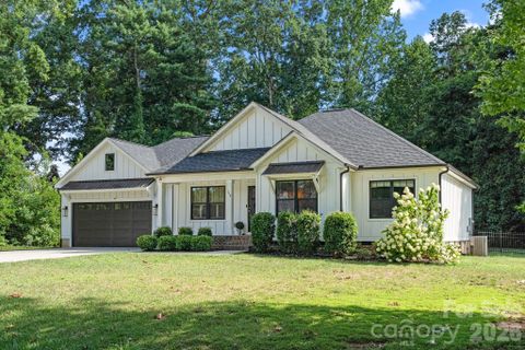 109 Logan Lane pending home in Catawba Heights, Belmont, NC