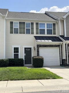 7411 Red Mulberry Way active home in Stonegrove, Charlotte, NC