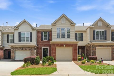 2433 Diplomat Lane active home in Park South Station, Charlotte, NC