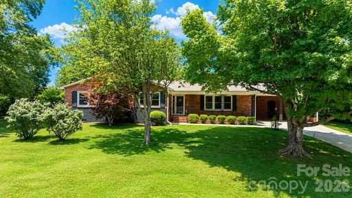 Homes in Oakland Heights, Statesville