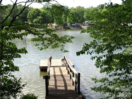 1220 Lake Drive 9 None pending home in High Rock Lake, Lexington, NC