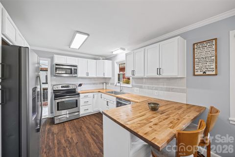 1411 Oakdale Road