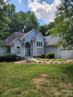 135 Pinecroft Court