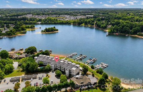 Harbor Point Village, Mooresville