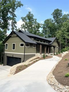 93 Village Pointe Lane