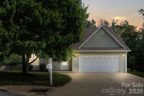 50 Ridgeland Lane active home in Riceville Meadows, Asheville, NC
