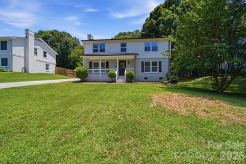 6319 Thermal Road active home in Stonehaven, Charlotte, NC