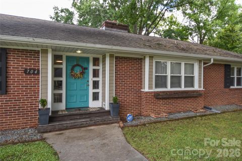 704 Lancaster Avenue