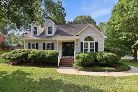 115 Southfork Drive pending home in Point Crossing, Belmont, NC