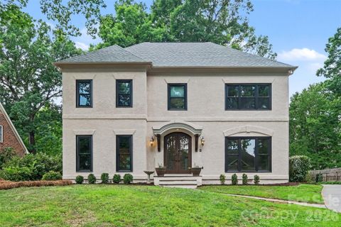 Homes in Benton Woods, Matthews