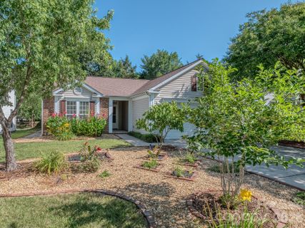 13050 Planters Row Drive pending home in Planters Walk, Charlotte, NC