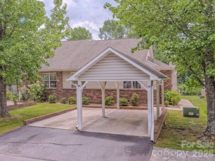 39 N Creekside Court