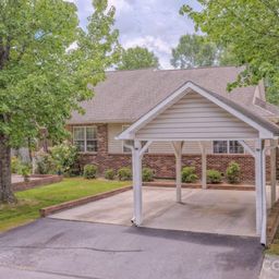 39 N Creekside Court