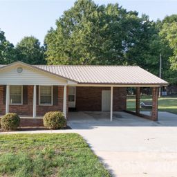 2209 Woodhurst Lane