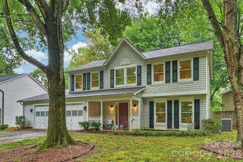 2500 Crescent Knoll Drive pending home in Brightmoor, Matthews, NC
