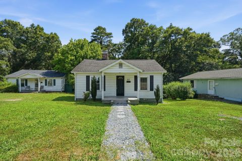 307 Clay Street active home in Lincoln Park, Belmont, NC