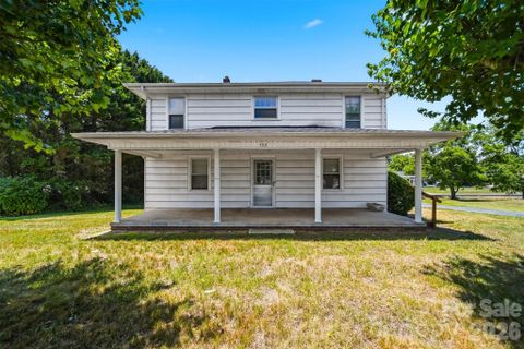 592 Main Street