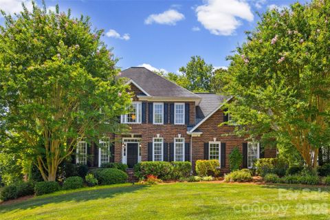 5301 Ravenglass Court pending home in Berkshire, Waxhaw, NC