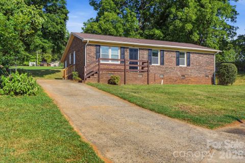 202 Cooke Circle