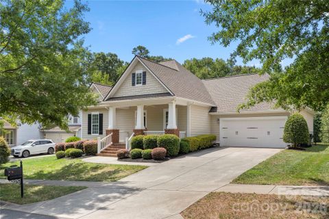 11316 Warfield Avenue active home in Vermillion, Huntersville, NC