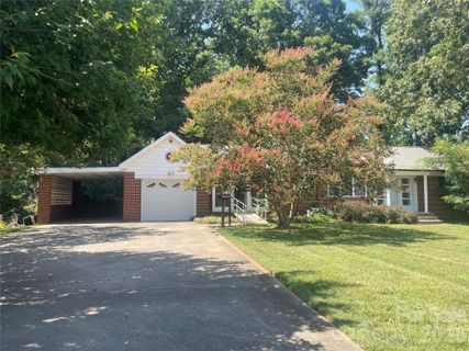 1099 Amherst Road