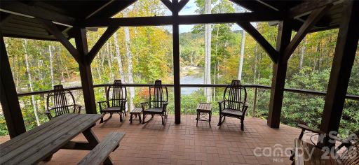 165 Winding Trail