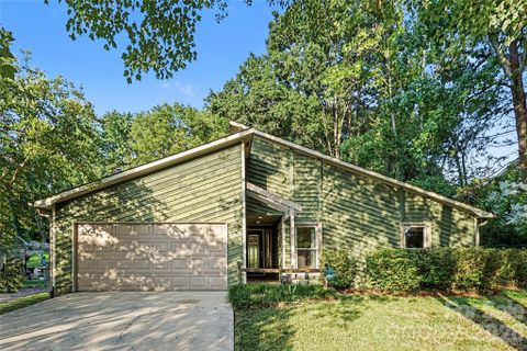 243 Vista Grande Circle pending home in Walden, Charlotte, NC