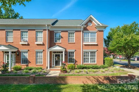 432 Park Square Place pending home in Park Square, Matthews, NC