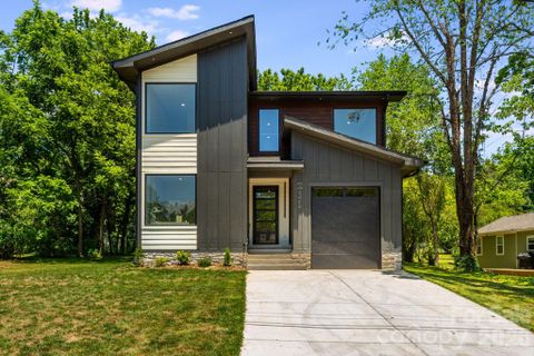 211 Ruby Avenue
