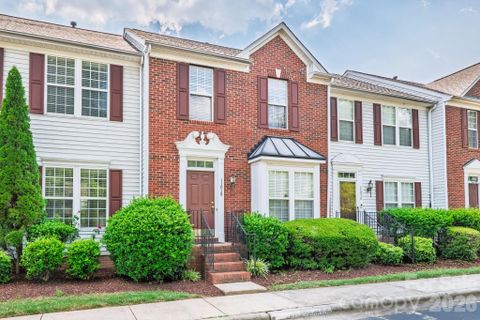 11018 Garden Oaks Lane active home in Garden Oaks, Charlotte, NC