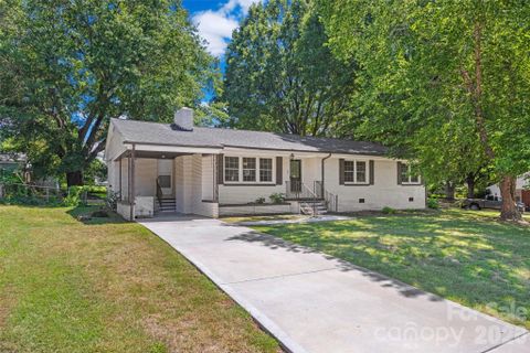 2323 Hedgewood Circle
