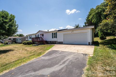 3825 Berry Creek Circle pending home in Grace Chapel Village, Granite Falls, NC