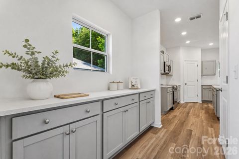 1185 Stoneglen Drive