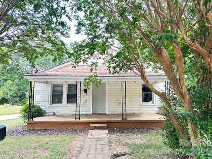 216 W Shannonhouse Street