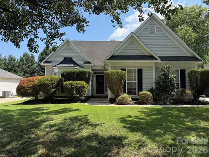 570 Surry Trace Circle active home in Gable Oaks, Concord, NC