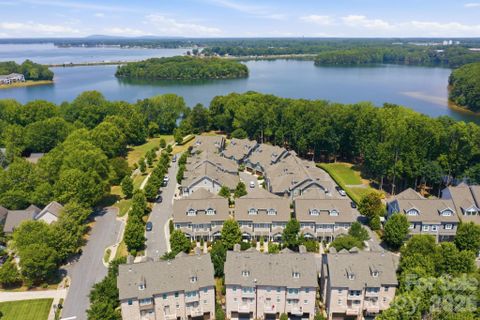 Homes in Davidson Bay, Davidson