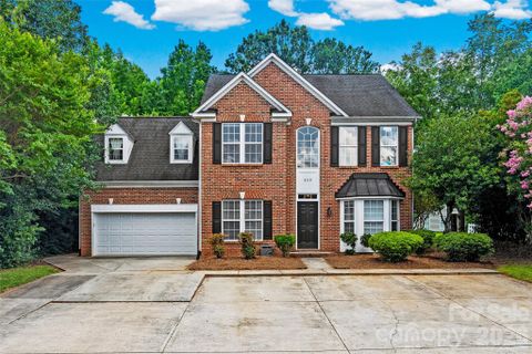 659 E Cheval Drive