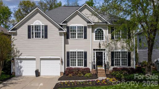 913 Grayscroft Drive pending home in Hunter Oaks, Waxhaw, NC